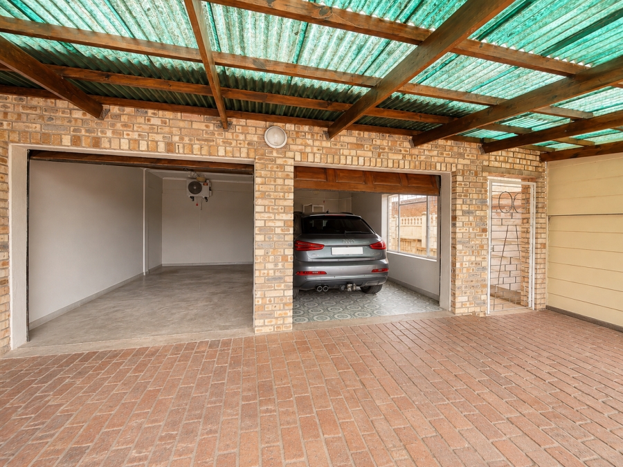 To Let 3 Bedroom Property for Rent in Aston Bay Eastern Cape
